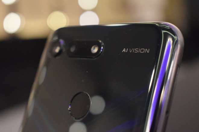Cận cảnh, đánh giá nhanh Honor V20, một trong những chiếc smartphone ấn tượng nhất năm 2019 - Ảnh 8.