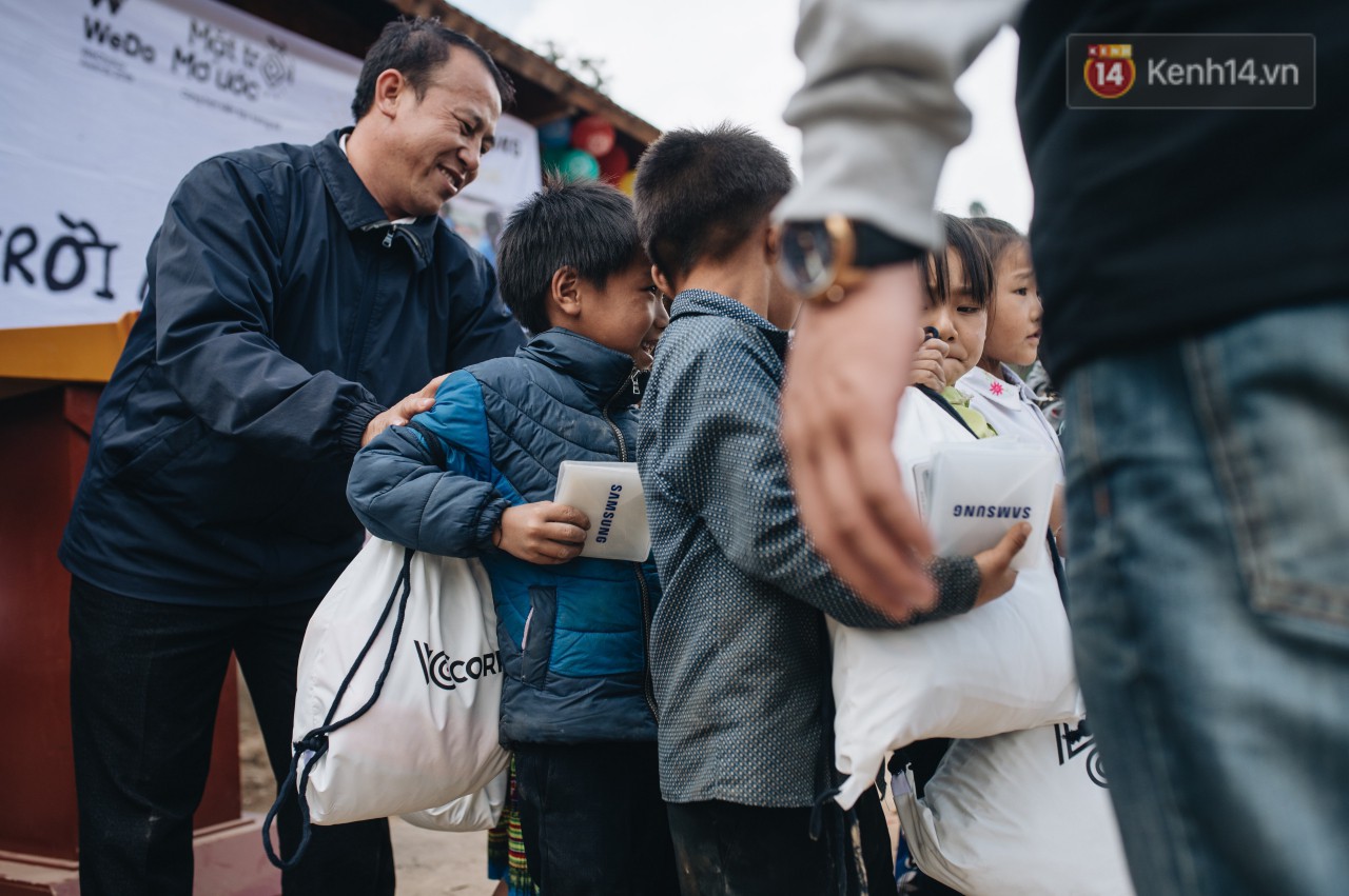 Chùm ảnh: Nụ cười rực rỡ của thầy và trò Tri Lễ xua tan giá lạnh của mùa đông - Ảnh 3.