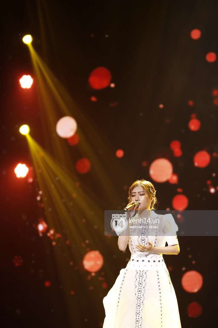 Soobin - Jiyeon song ca tình bể bình, mỹ nam iKON đội nón lá, cùng dàn sao Việt - Hàn bùng nổ đêm nhạc cuối năm - Ảnh 25.