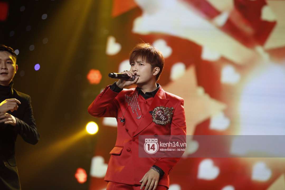 Soobin - Jiyeon song ca tình bể bình, mỹ nam iKON đội nón lá, cùng dàn sao Việt - Hàn bùng nổ đêm nhạc cuối năm - Ảnh 22.