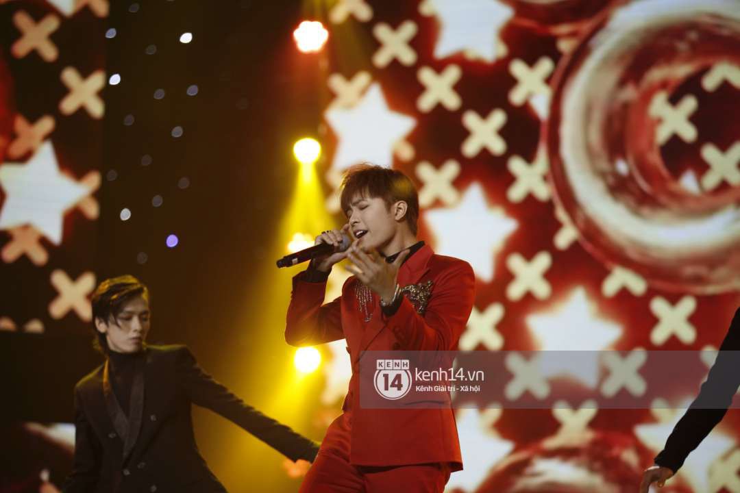 Soobin - Jiyeon song ca tình bể bình, mỹ nam iKON đội nón lá, cùng dàn sao Việt - Hàn bùng nổ đêm nhạc cuối năm - Ảnh 23.