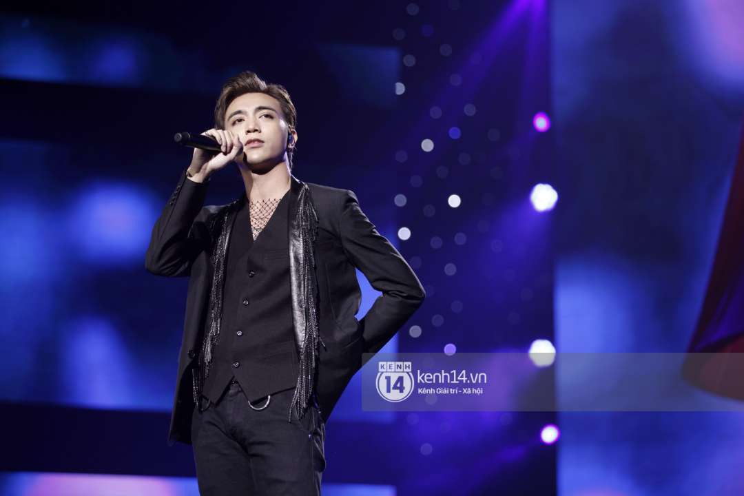 Soobin - Jiyeon song ca tình bể bình, mỹ nam iKON đội nón lá, cùng dàn sao Việt - Hàn bùng nổ đêm nhạc cuối năm - Ảnh 5.