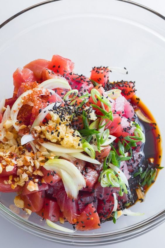 Poke: kết quả mối tình hơi ngang trái của ẩm thực Mỹ và Nhật, lai lai giữa salad và sushi - Ảnh 2.