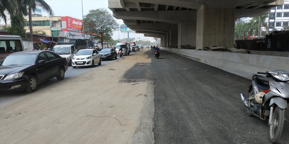 Tháo dỡ hàng loạt “lô cốt” dọc tuyến đường sắt Nhổn - ga Hà Nội - Ảnh 3. Tháo dỡ hàng loạt “lô cốt” dọc tuyến đường sắt Nhổn - ga Hà Nội - Ảnh 3.