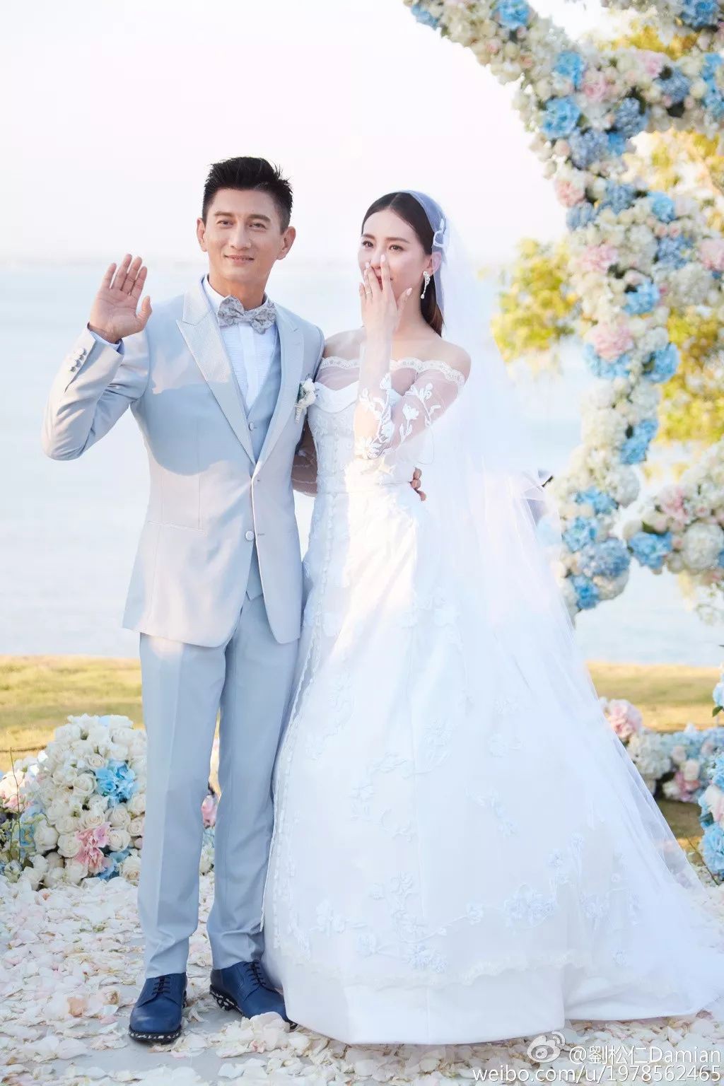 Nhìn lại loạt đám cưới thế kỷ của sao: Tổ chức cho ầm ĩ cả châu Á, nhưng nhiều cặp lại dính thị phi chấn động - Ảnh 11. Nhìn lại loạt đám cưới thế kỷ của sao: Tổ chức cho ầm ĩ cả châu Á, nhưng nhiều cặp lại dính thị phi chấn động - Ảnh 11.