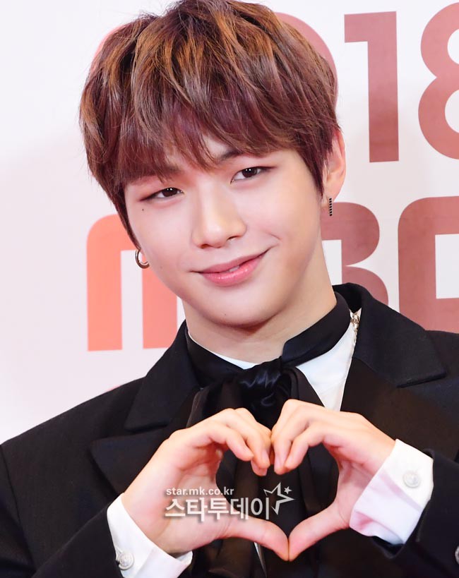 Hậu chia tay Wanna One, Kang Daniel và Yoon Jisung rời công ty cũ để gia nhập nhà mới - Ảnh 1.