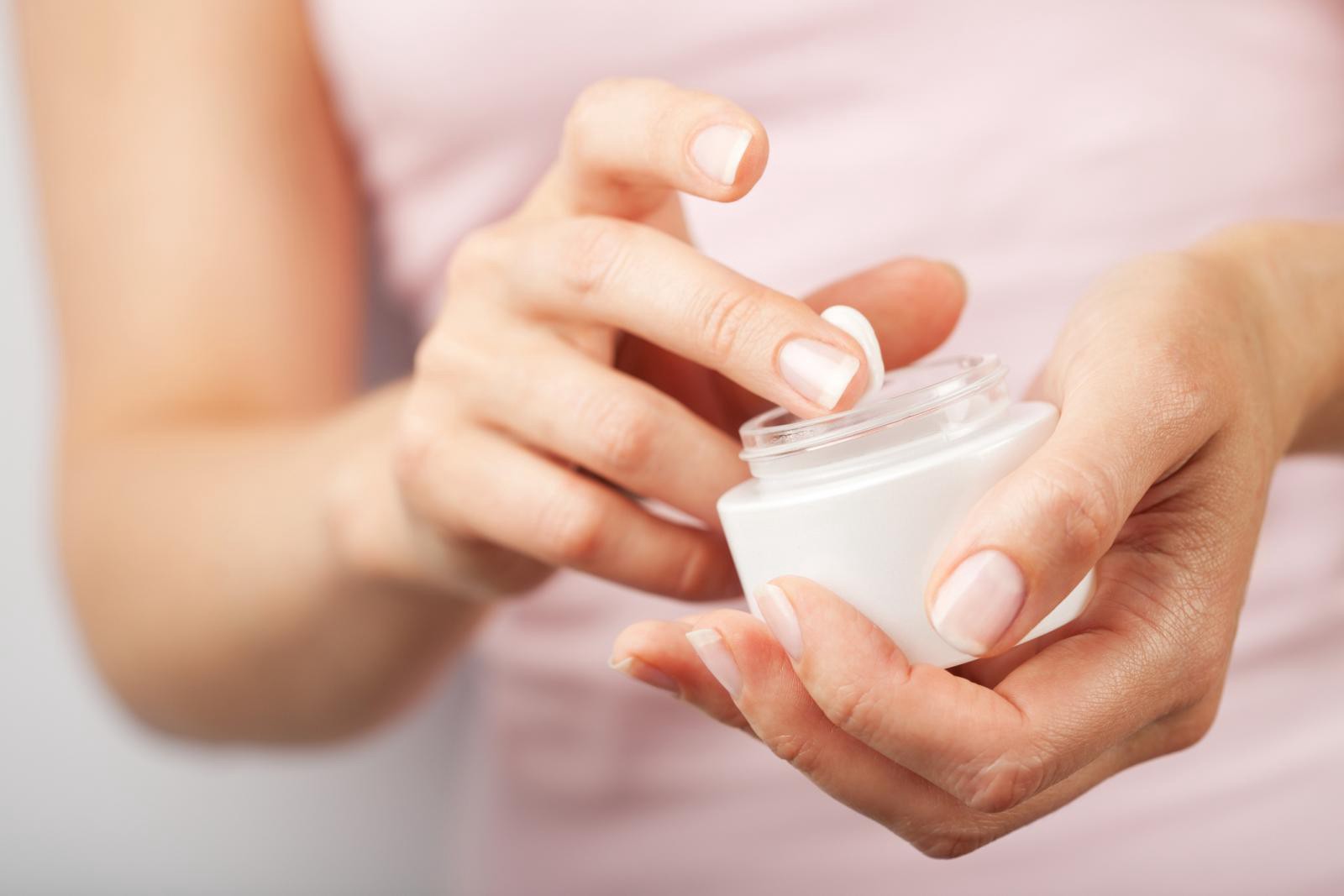 Trị mụn mãi mà vẫn không khỏi, có phải bạn đang mắc những sai lầm tai hại sau? - Ảnh 2. Trị mụn mãi mà vẫn không khỏi, có phải bạn đang mắc những sai lầm tai hại sau? - Ảnh 2.