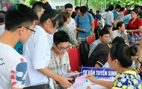 Tuyển sinh đại học: Không nên cho thí sinh đăng ký nhiều nguyện vọng - Ảnh 1.