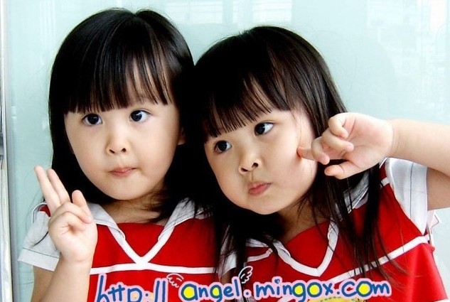 15 năm kể từ đoạn clip g&acirc;y b&atilde;o, &ldquo;cặp song sinh xinh nhất Đ&agrave;i Loan&rdquo; lớn l&ecirc;n th&agrave;nh thiếu nữ t&agrave;i năng lại c&ograve;n xinh đẹp hết phần thi&ecirc;n hạ - Ảnh 4.