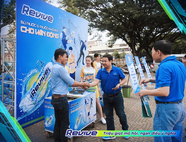 Ngo&agrave;i qu&aacute;n c&agrave; ph&ecirc;, tr&agrave; sữa th&igrave; cứ hết giờ học l&agrave; về nh&agrave;. Bạn định để 4 năm đại học tr&ocirc;i qua như vậy sao? - Ảnh 7.