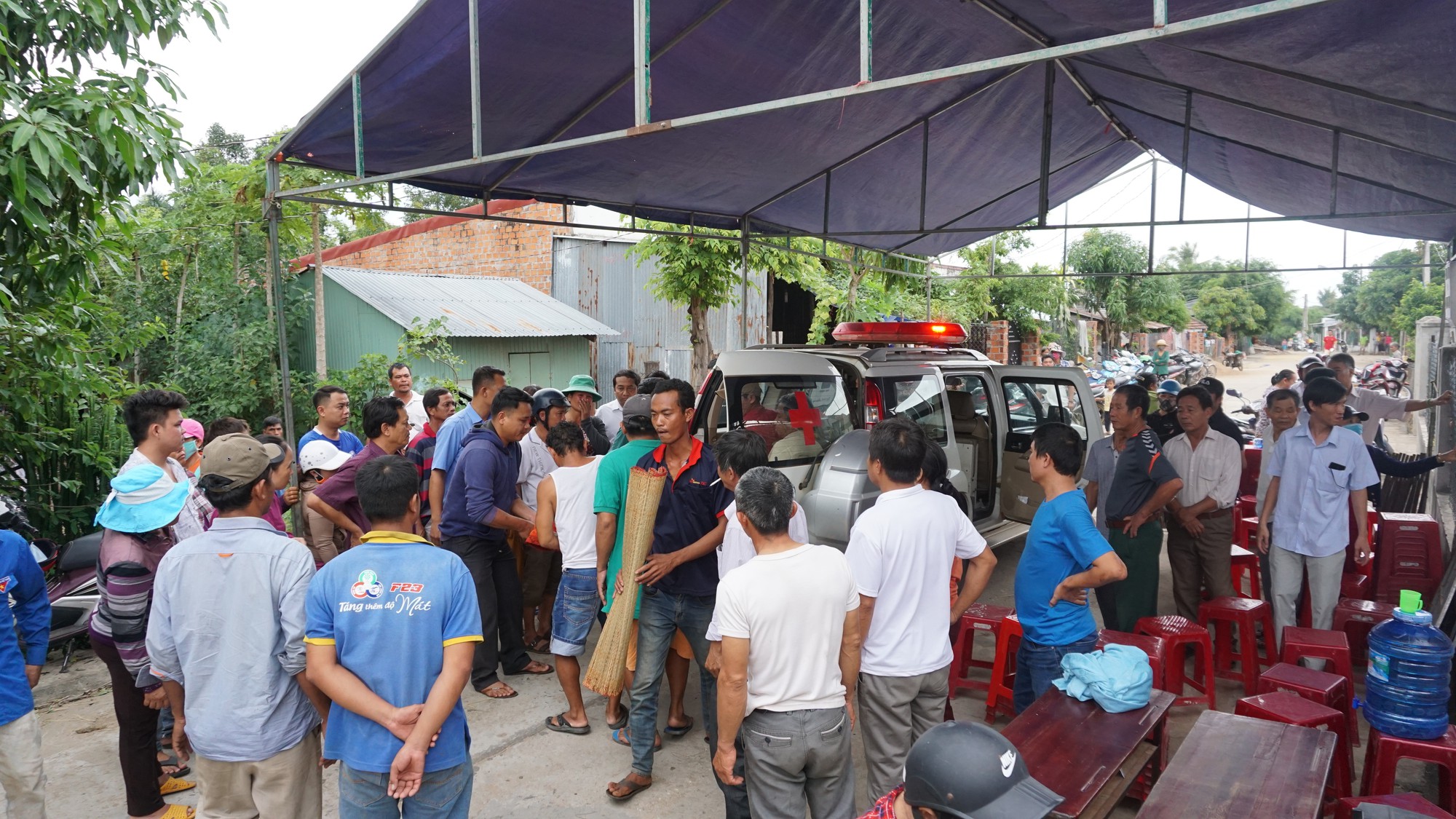 Người cha đau đớn kể lại giây phút con gái bị Phó Ban Chỉ huy quân sự phường bắn chết - Ảnh 2. Người cha đau đớn kể lại giây phút con gái bị Phó Ban Chỉ huy quân sự phường bắn chết - Ảnh 2.