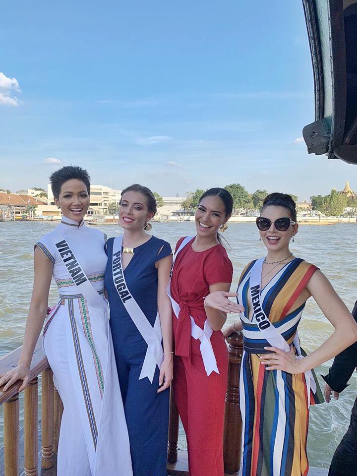 Giữa dàn cả trăm người đẹp, HHen Niê thuộc số hiếm được chọn xuất hiện trên Instagram của Vogue Thái với áo dài lạ - Ảnh 6.