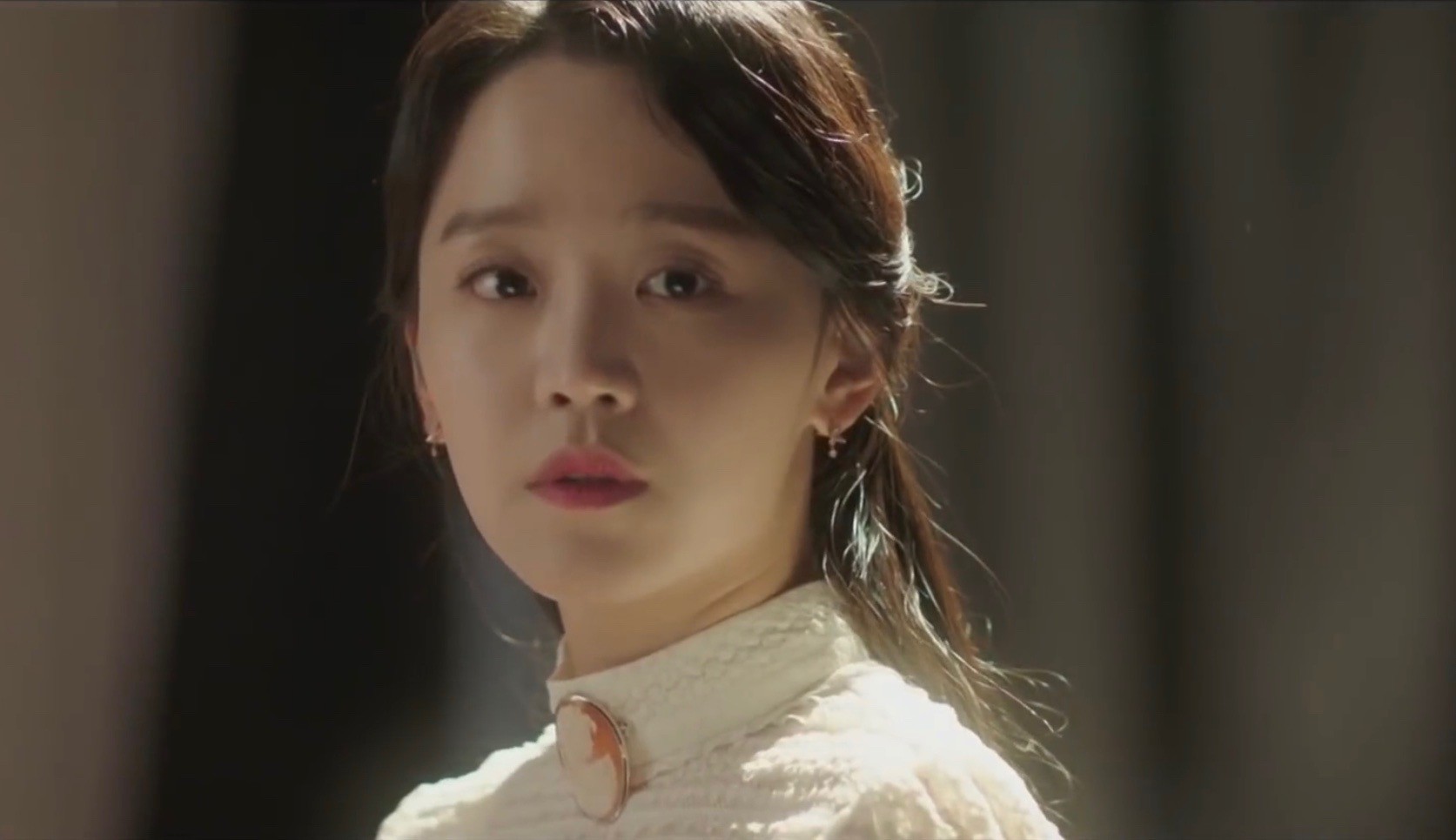 “Hymn of Death” của Lee Jong Suk: Dự cảm chia ly từ phút đầu gặp gỡ - Ảnh 20. “Hymn of Death” của Lee Jong Suk: Dự cảm chia ly từ phút đầu gặp gỡ - Ảnh 20.
