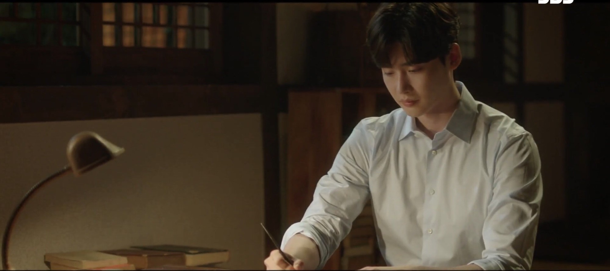 “Hymn of Death” của Lee Jong Suk: Dự cảm chia ly từ phút đầu gặp gỡ - Ảnh 4. “Hymn of Death” của Lee Jong Suk: Dự cảm chia ly từ phút đầu gặp gỡ - Ảnh 4.