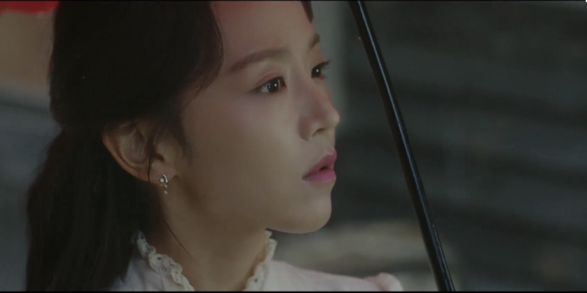 “Hymn of Death” của Lee Jong Suk: Dự cảm chia ly từ phút đầu gặp gỡ - Ảnh 5. “Hymn of Death” của Lee Jong Suk: Dự cảm chia ly từ phút đầu gặp gỡ - Ảnh 5.