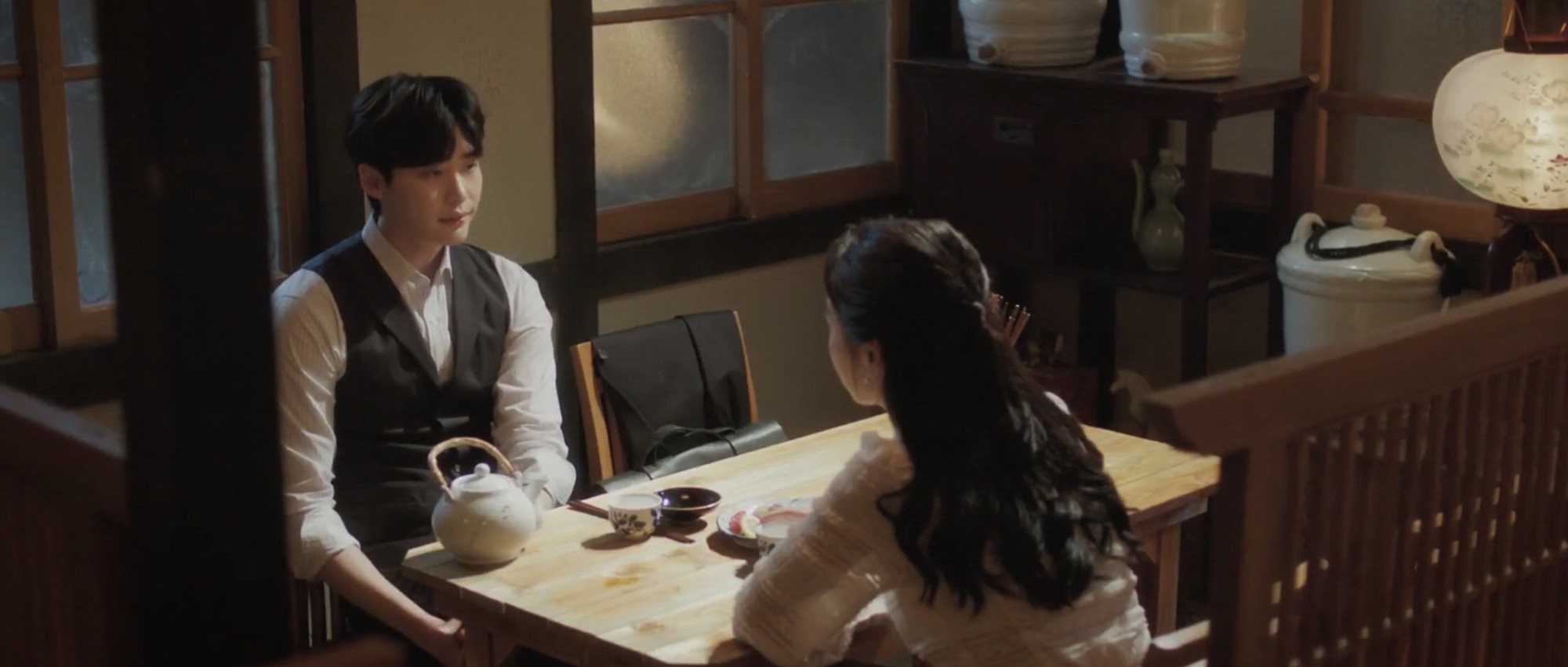 “Hymn of Death” của Lee Jong Suk: Dự cảm chia ly từ phút đầu gặp gỡ - Ảnh 6. “Hymn of Death” của Lee Jong Suk: Dự cảm chia ly từ phút đầu gặp gỡ - Ảnh 6.
