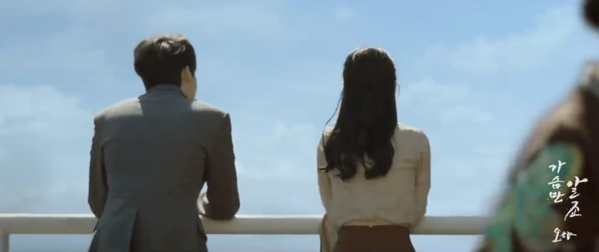 “Hymn of Death” của Lee Jong Suk: Dự cảm chia ly từ phút đầu gặp gỡ - Ảnh 9. “Hymn of Death” của Lee Jong Suk: Dự cảm chia ly từ phút đầu gặp gỡ - Ảnh 9.