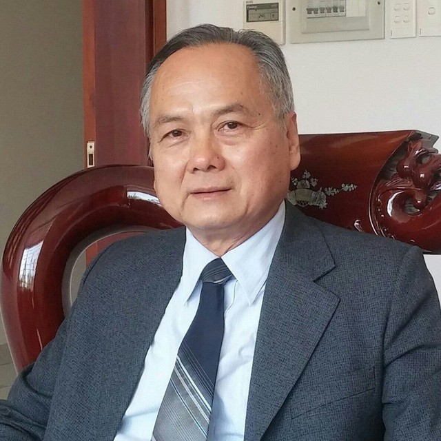 Trắng đêm xếp hàng đăng ký thi tiếng Anh: Vì sao có chuyện lạ lùng? - Ảnh 2.