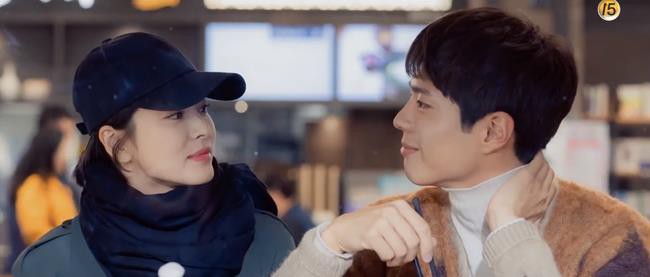 Cùng ăn mì úp: Trò hẹn hò kinh điển xứ Hàn được Song Hye Kyo dùng để tán Park Bo Gum trong Encounter - Ảnh 2.