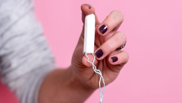 Dù nắm rất rõ nguyên tắc dùng tampon nhưng một người phụ nữ vẫn suýt mất mạng vì hành động vô tình này - Ảnh 5.