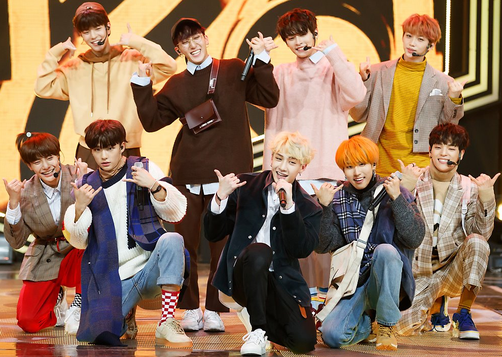 Đây là tân binh đại gia nhất Kpop 2018: Mới ra mắt 9 tháng đã sở hữu gia tài gần 20 MV - Ảnh 1. Đây là tân binh đại gia nhất Kpop 2018: Mới ra mắt 9 tháng đã sở hữu gia tài gần 20 MV - Ảnh 1.