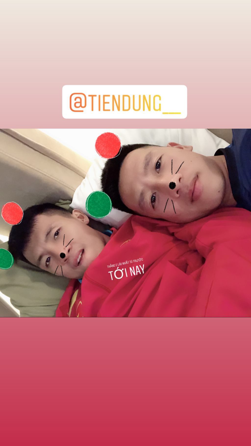 Mới hôm trước còn than thiếu hơi Trọng nên ốm, nay Tiến Dũng đã tìm được nguồn vui mới bên anh trai mưa - Ảnh 1. Mới hôm trước còn than thiếu hơi Trọng nên ốm, nay Tiến Dũng đã tìm được nguồn vui mới bên anh trai mưa - Ảnh 1.