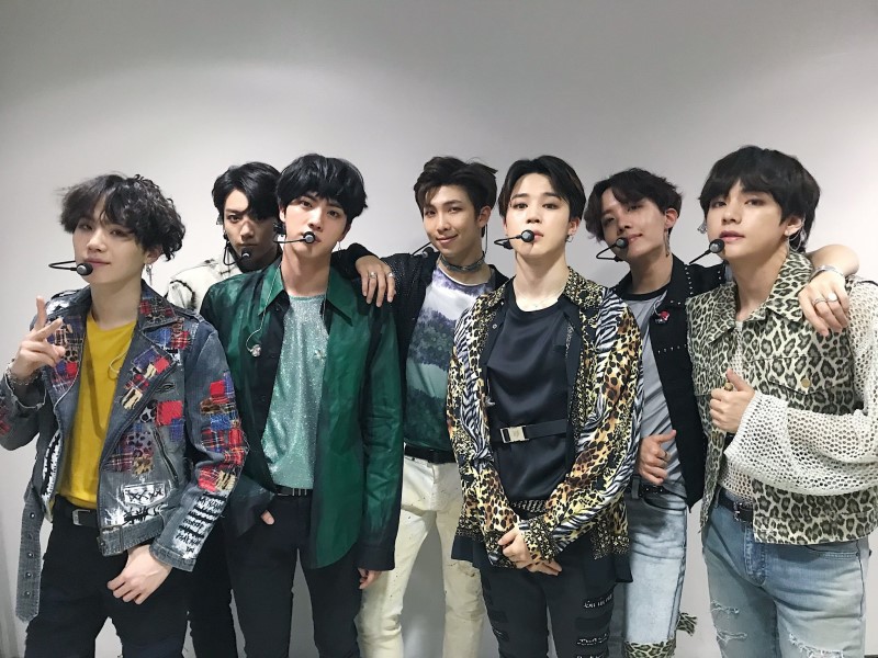Đánh bại cả siêu hit toàn cầu Gangnam Style của PSY, chỉ có thể là BTS! - Ảnh 1. Đánh bại cả siêu hit toàn cầu Gangnam Style của PSY, chỉ có thể là BTS! - Ảnh 1.