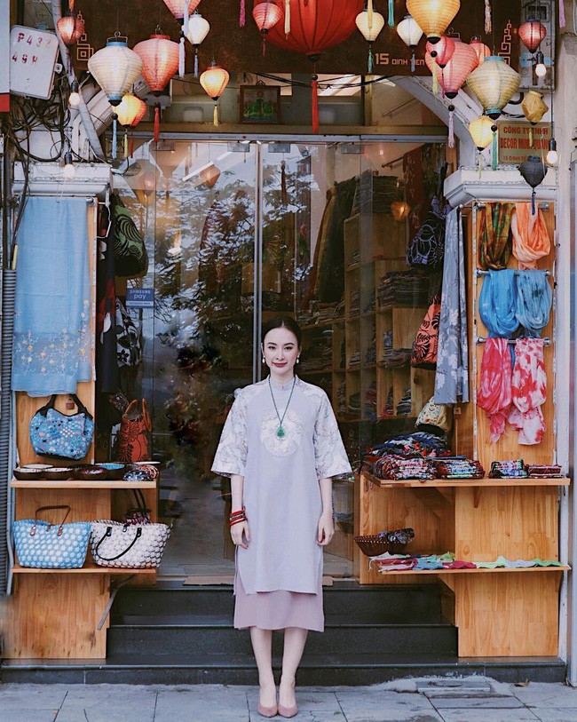 “Thời trang phang thời tiết” như Angela Phương Trinh và Tiểu Vy: Nàng diện crop top, cô mặc áo dài tung tăng giữa trời 11 độ - Ảnh 2.
