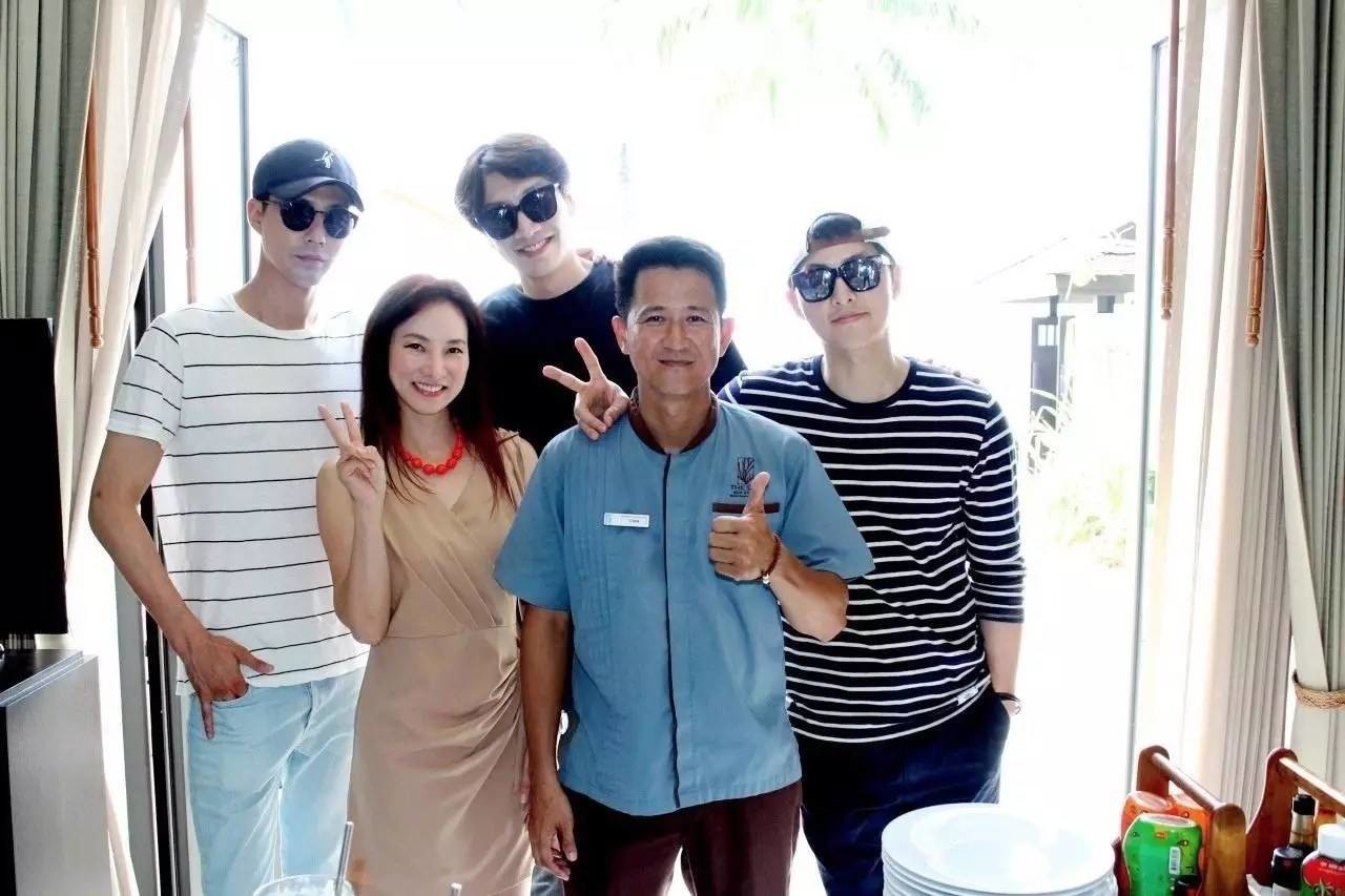 Lee Kwang Soo hẹn hò, Song Joong Ki và mỹ nhân Running Man bị cả châu Á réo gọi vì từng là tình cũ tin đồn - Ảnh 6. Lee Kwang Soo hẹn hò, Song Joong Ki và mỹ nhân Running Man bị cả châu Á réo gọi vì từng là tình cũ tin đồn - Ảnh 6.
