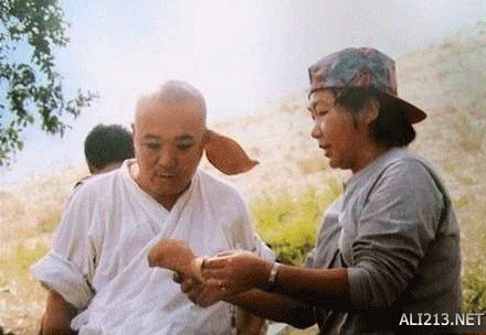 “Ngã ngửa” với sự thật về cảnh Tôn Ngộ Không làm phép trong phim kinh điển Tây Du Ký - Ảnh 6.