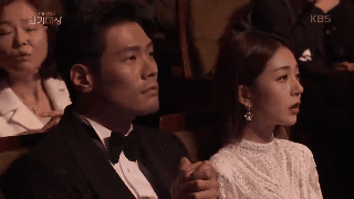 Mỹ nhân Kpop gây sốc vì trình diễn bốc lửa tại KBS Drama Awards, nhưng phản ứng của dàn diễn viên còn bất ngờ hơn - Ảnh 3.
