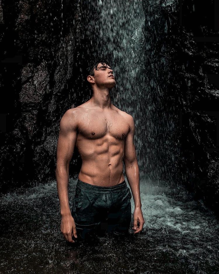 Tranh cãi chưa đủ, Mạc Trung Kiên còn bị mang lên bàn cân so sánh body với hai Quán quân nam của “The Face Thailand” - Ảnh 7.