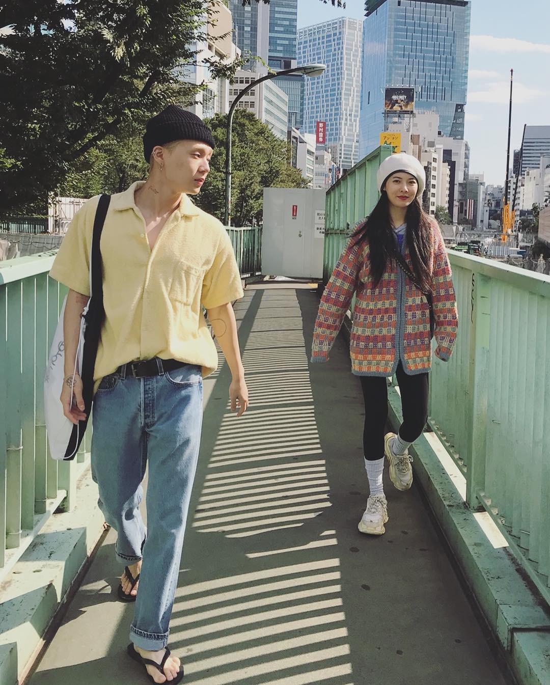 Cách Hyuna và EDawn thể hiện tình cảm công khai: Khi chuyện cá nhân biến thành trò lố có chủ đích - Ảnh 1. Cách Hyuna và EDawn thể hiện tình cảm công khai: Khi chuyện cá nhân biến thành trò lố có chủ đích - Ảnh 1.