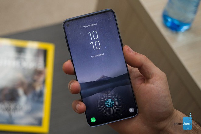 Galaxy S10+ sẽ có camera selfie kép, vì vậy một lỗ trên màn hình là không đủ - Ảnh 1.