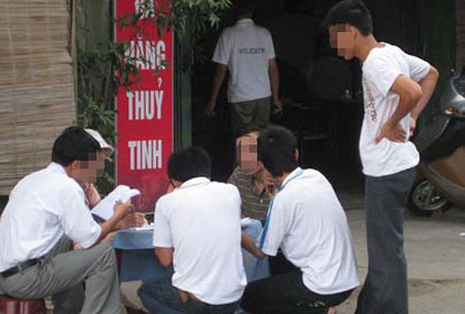 Vì sao hàng nghìn sinh viên thất học mỗi năm? - Ảnh 1.