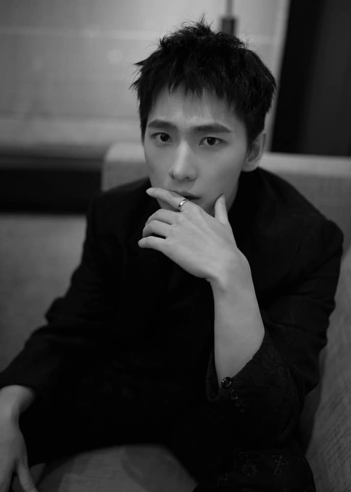 Dương Dương để kiểu tóc cún gặm, đẹp trai đấy nhưng sao vẫn giống tiểu mỹ thụ? - Ảnh 1. Dương Dương để kiểu tóc cún gặm, đẹp trai đấy nhưng sao vẫn giống tiểu mỹ thụ? - Ảnh 1.