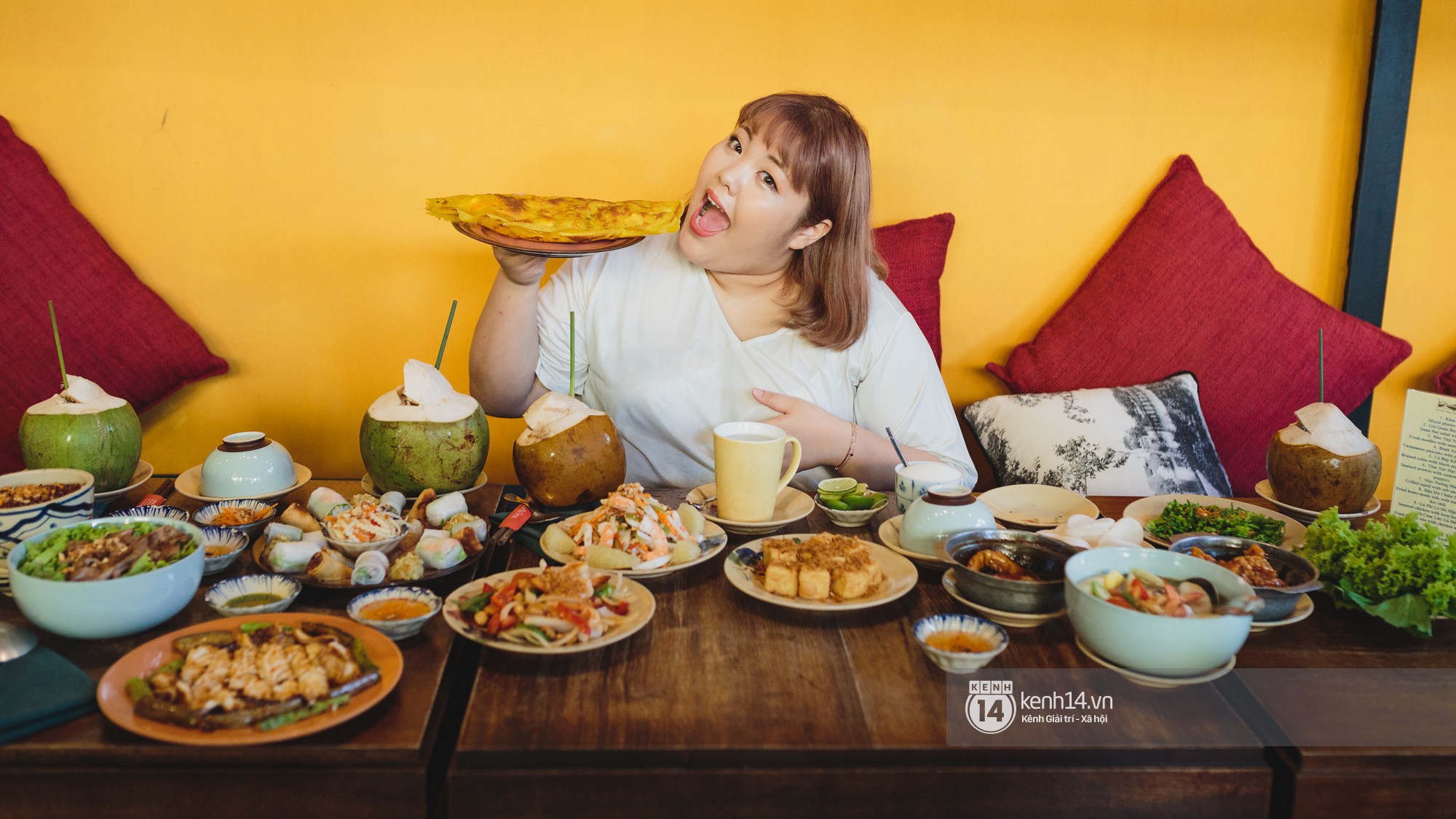 Trend kì lạ của giới trẻ Hàn: dành cả tiếng đồng hồ chỉ để nghe tiếng người ta nhai đồ ăn rào rạo - Ảnh 6. Trend kì lạ của giới trẻ Hàn: dành cả tiếng đồng hồ chỉ để nghe tiếng người ta nhai đồ ăn rào rạo - Ảnh 6.