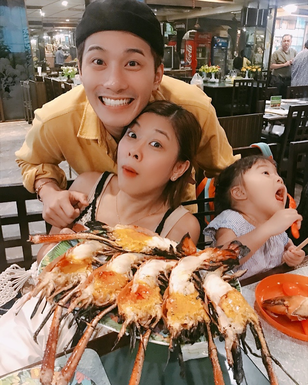 Tan n&aacute;t c&otilde;i l&ograve;ng trước 7 nam thần Th&aacute;i Lan th&agrave;nh phi c&ocirc;ng trẻ: Mike Angelo g&acirc;y sốc v&igrave; chưa lấy vợ đ&atilde; c&oacute; con - Ảnh 20.