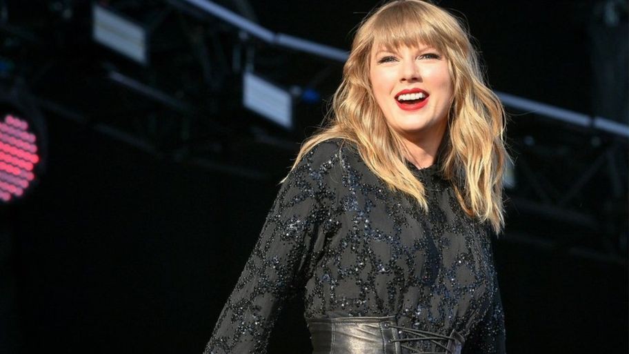 BXH âm nhạc năm 2018 của Billboard: Drake và Taylor Swift giữ ngôi vương, BTS là đại diện Kpop duy nhất - Ảnh 2. BXH âm nhạc năm 2018 của Billboard: Drake và Taylor Swift giữ ngôi vương, BTS là đại diện Kpop duy nhất - Ảnh 2.