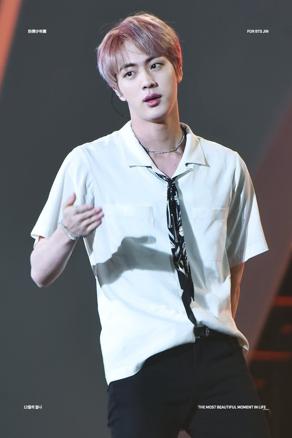 Xưa nay vẫn mình hạc xương mai, nữ thần Yoona bỗng lộ bờ vai thái bình dương chẳng kém Jin (BTS) - Ảnh 5. Xưa nay vẫn mình hạc xương mai, nữ thần Yoona bỗng lộ bờ vai thái bình dương chẳng kém Jin (BTS) - Ảnh 5.