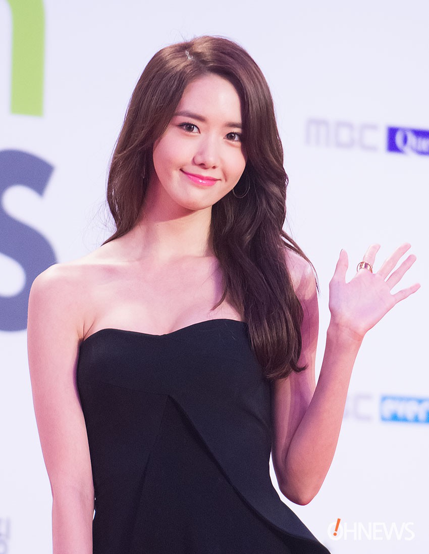 Xưa nay vẫn mình hạc xương mai, nữ thần Yoona bỗng lộ bờ vai thái bình dương chẳng kém Jin (BTS) - Ảnh 6. Xưa nay vẫn mình hạc xương mai, nữ thần Yoona bỗng lộ bờ vai thái bình dương chẳng kém Jin (BTS) - Ảnh 6.