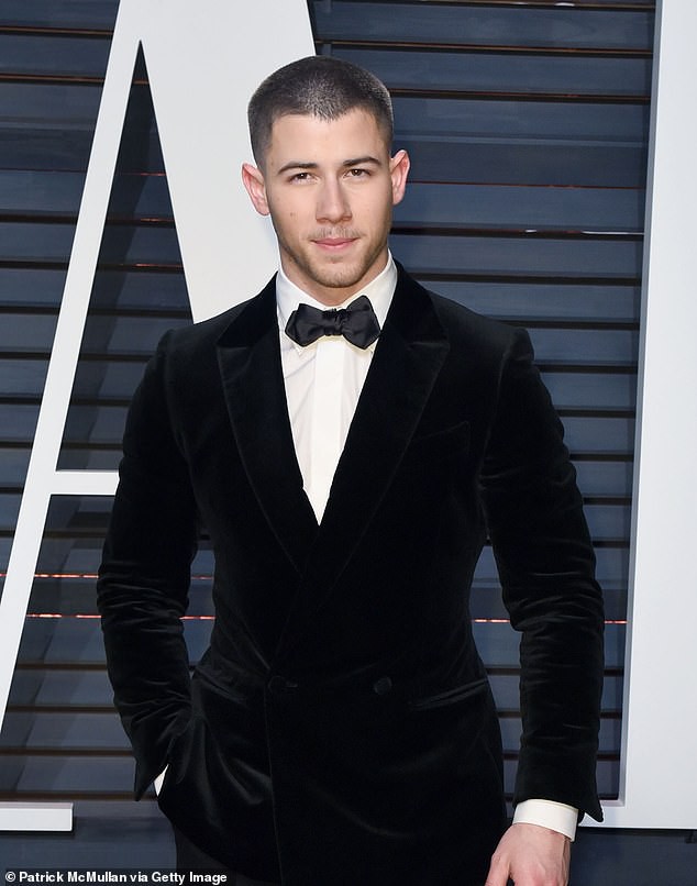 Dân tình bức xúc chỉ trích bài báo tố Hoa hậu Thế giới lừa Nick Jonas cưới cô để nổi tiếng hơn - Ảnh 3.