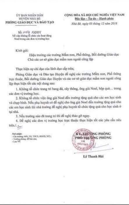 Một Phòng GD ở Sài Gòn ra văn bản cấm ông già Noel vào trường tặng quà cho học sinh - Ảnh 1.