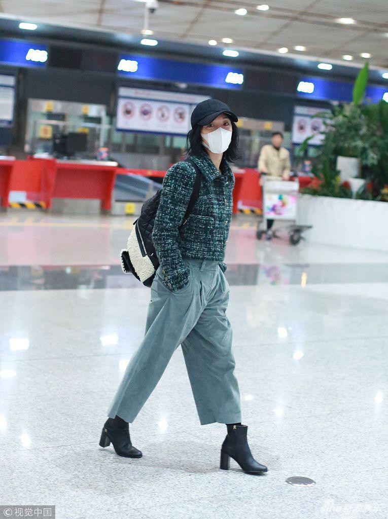 Xuề xòa hết chỗ nói: Châu Tấn diện áo khoác gần 200 triệu nhưng nhất quyết không chịu chải tóc “tử tế” - Ảnh 4.