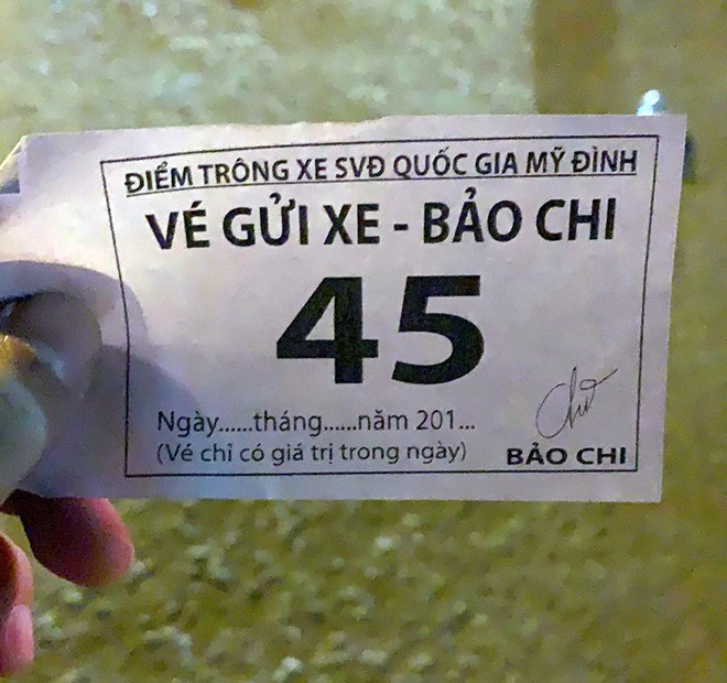 Bãi gửi xe tự phát “chặt chém” CĐV đi xem bóng đá tại SVĐ Mỹ Đình - Ảnh 6.