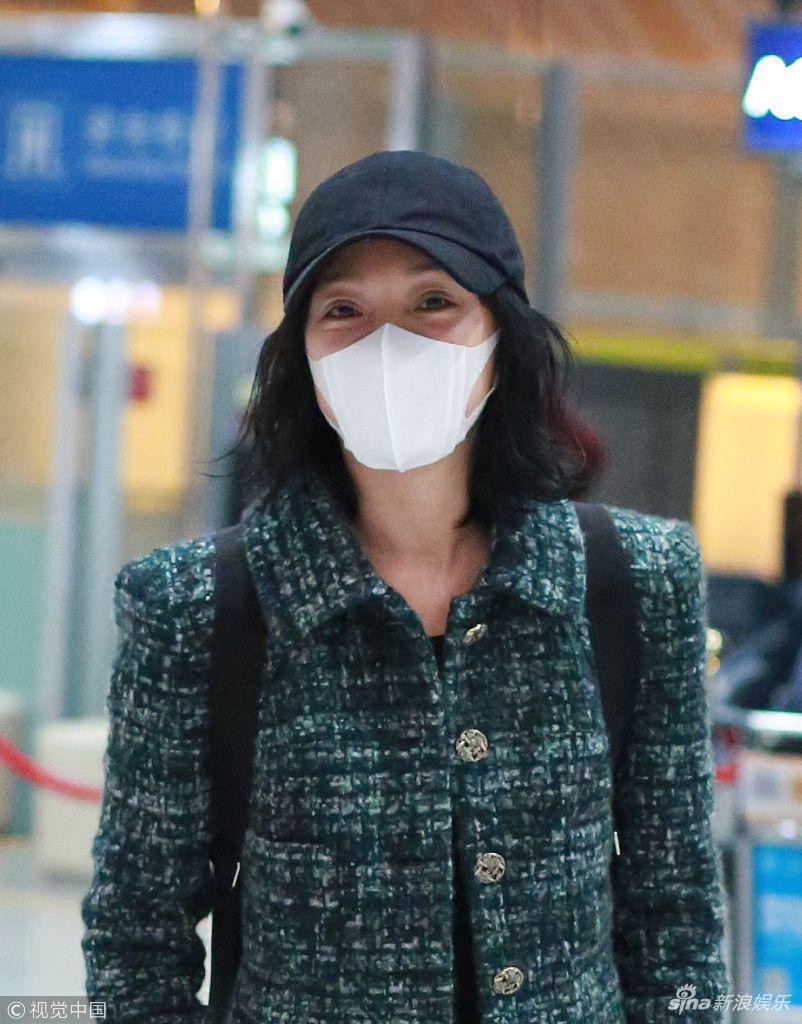 Xuề xòa hết chỗ nói: Châu Tấn diện áo khoác gần 200 triệu nhưng nhất quyết không chịu chải tóc “tử tế” - Ảnh 8.