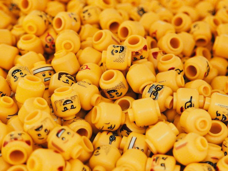 Chuyện gì xảy ra khi không may bạn nuốt phải một cục nhựa LEGO? - Ảnh 1. Chuyện gì xảy ra khi không may bạn nuốt phải một cục nhựa LEGO? - Ảnh 1.