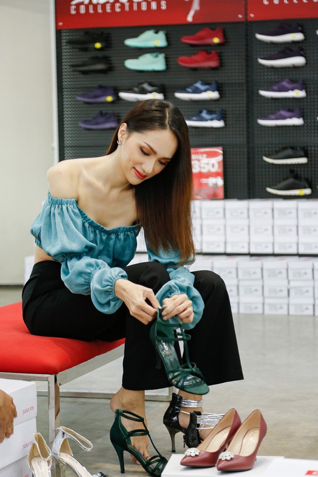 Ngoài các ca mặc rườm rà, top lỗi khiến sao mặc kém đẹp tháng 11 còn đến từ những bộ cánh xuyên thấu, ngắn cũn - Ảnh 12.
