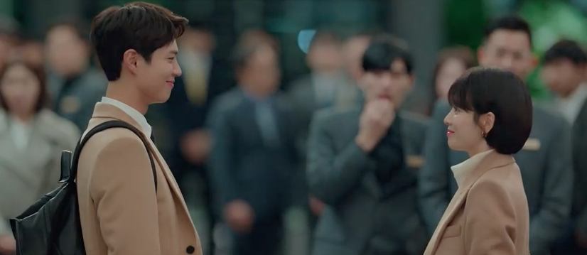 Phân cảnh lãng mạn nhất Encounter tập 4: Park Bo Gum giải cứu chị crush Song Hye Kyo, mời chị đi ăn... mì ly ở cửa hàng tiện lợi - Ảnh 6. Phân cảnh lãng mạn nhất Encounter tập 4: Park Bo Gum giải cứu chị crush Song Hye Kyo, mời chị đi ăn... mì ly ở cửa hàng tiện lợi - Ảnh 6.