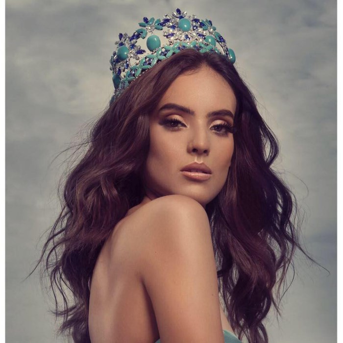Profile khủng của tân Hoa hậu Thế giới năm 2018: Sở hữu 2 bằng đại học, từng là giáo viên - Ảnh 6. Profile khủng của tân Hoa hậu Thế giới năm 2018: Sở hữu 2 bằng đại học, từng là giáo viên - Ảnh 6.
